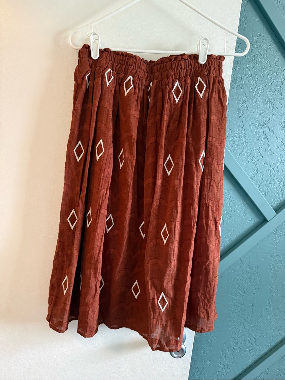 Rust Diamond-Print Midi Skirt with Elastic Waist
